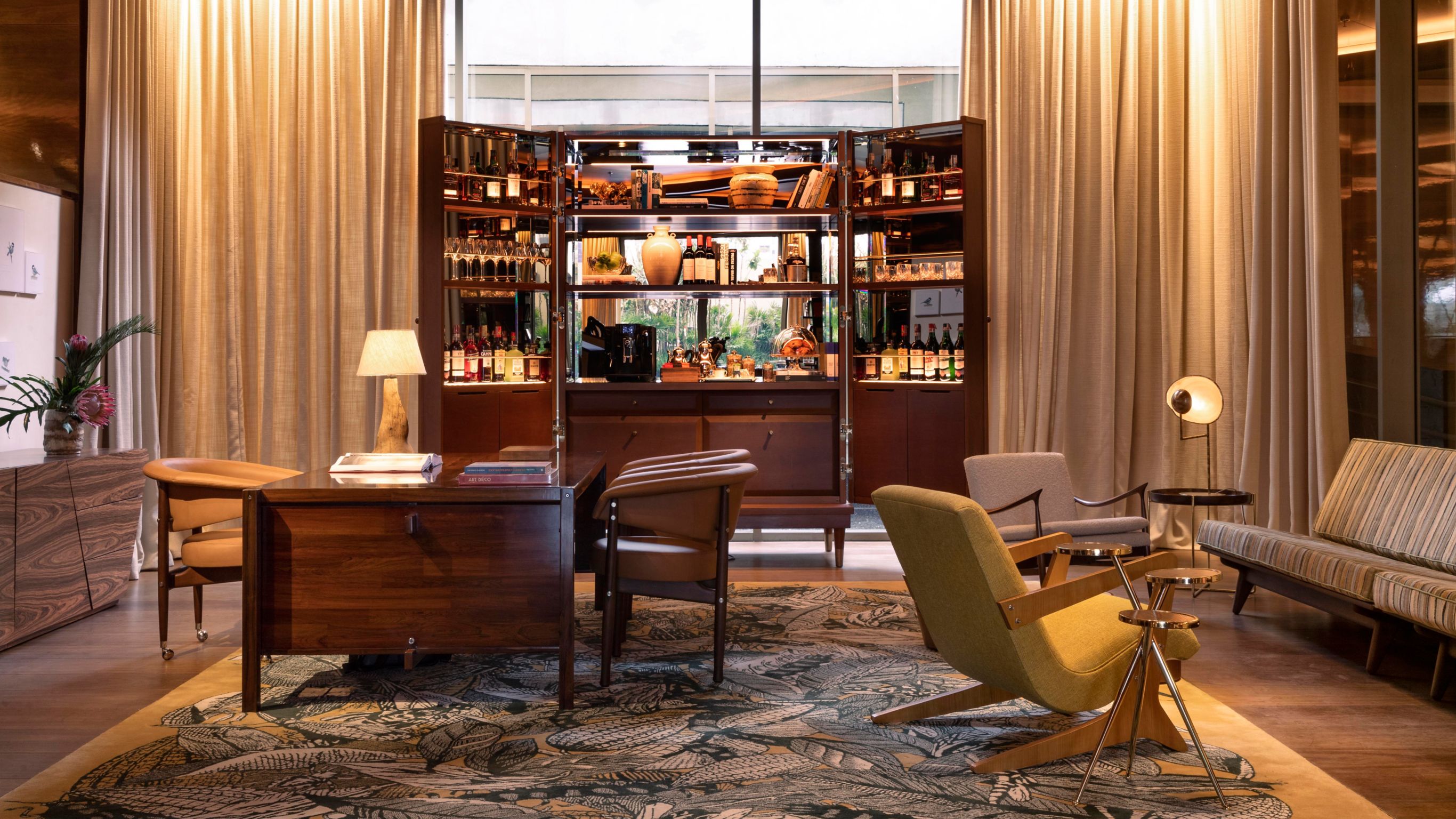 Lobby Concierge Desk